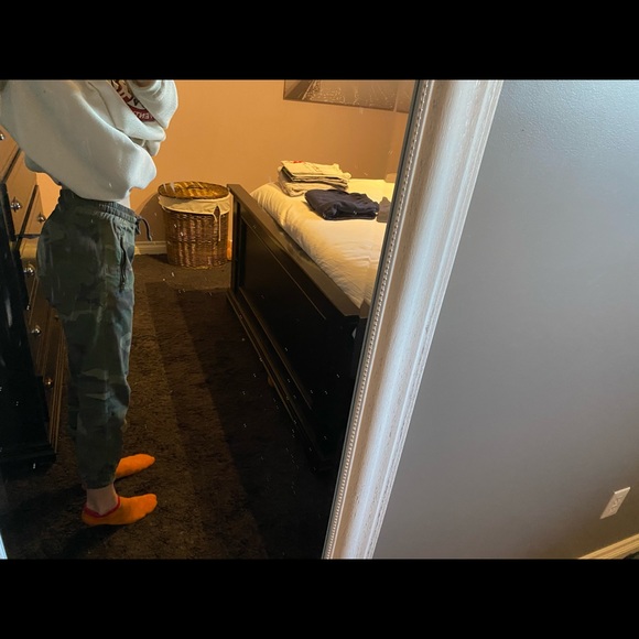 Aritzia tna camo joggers - Picture 3 of 3